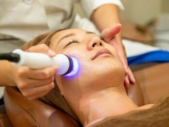 ナチュラル 小禄店(Natural)の写真/【当店オリジナル小顔術】でむくみ&歪みを解消!リフトUPしフェイスラインすっきり♪理想の小顔が手に入る