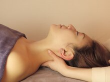シュークリア(shoeclear)の雰囲気(気持ちいい圧でグーっと!オイルを使って肩・首のリンパ流しも♪)