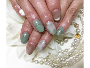 ウィズ フェリーク/グリーンタイダイネイル