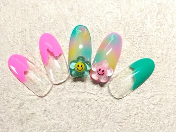 仙殊/ニコちゃんフラワーネイル