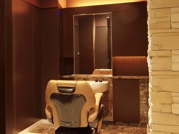 ヘアーモードキクチ 神田店(HAIR MODE KIKUCHI)/本格的で高級感ある施術台