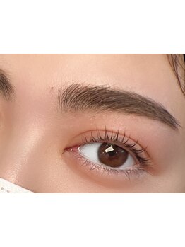 ナチュラル上品な目元にしたい