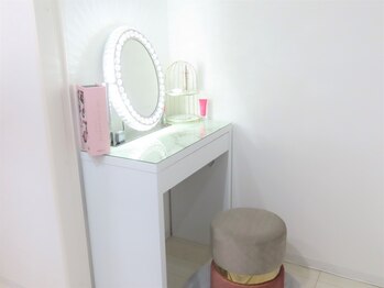 ダリア(Dahlia)/【パウダールーム】