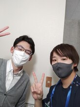 片瀬カイロプラクティック施術院/お客さんとの写真３