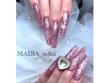 マディア(MADIA)