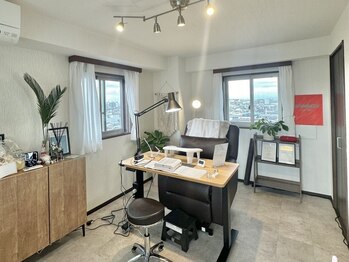 ムーンボウ(moonbow)の写真/【どこのサロンか迷われてる方に◎】海外風の非日常空間でリラックスしながら美しい理想の指先へ導きます♪