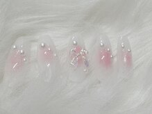 ビジュー(Bijou)の雰囲気（チークネイル）