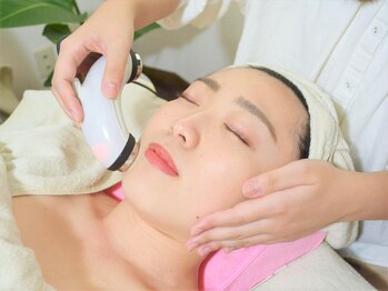 ヴェルシック/フェイシャル/小顔/リフトアップ