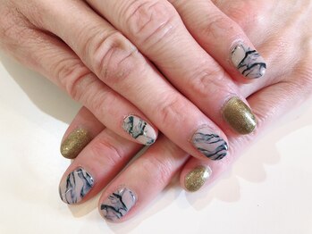 サロン リーサ(Salon Riisa)/大理石アートもオートネイルで♪
