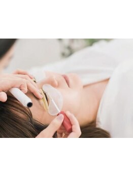 ナチュラル上品な目元にしたい