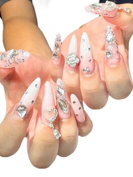 グローネイルズ(Glow Nails)の写真/23時まで営業！大須・上前津駅近の便利な立地で仕事帰りにも◎信頼できるプロがあなたのネイルを彩ります♪