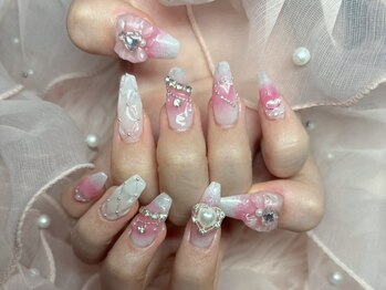 キラキラチークネイル