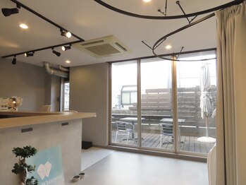 アミュホワイトニング/テラス席