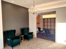 ブルー 小山店(BLV)/少し休める待合スペースも