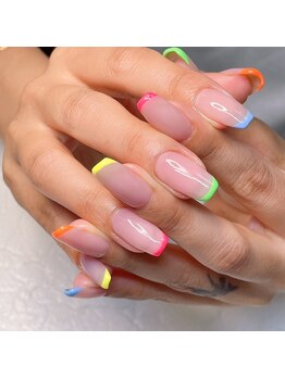 シュシュ(Chou chou)/夏のカラフルフレンチネイル