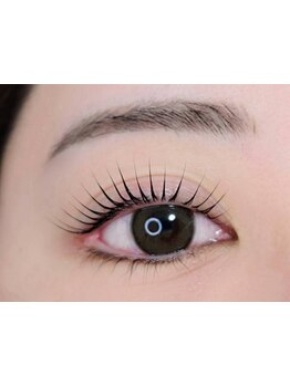 ナチュラル上品な目元にしたい