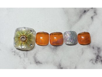 スリーピーアロー/ひまわりフットネイル