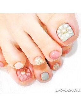 ぷっくりフラワーネイル