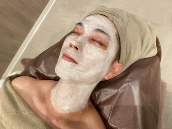 ファッショニスタ 恵比寿東口(Fashionista)の写真/【年齢肌のサインまるっとケア◎】毛穴洗浄×美容成分導入で潤い・ハリ感UP！ノーファンデも目指せる素肌へ