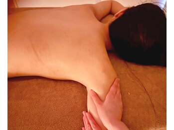 ARU　Esthetic & Relaxation SALON【4/4 NEW OPEN（予定）】の写真/【完全個室・強もみ】痛気持ちいい強圧で深部までもみほぐします。クセになる結果重視の実力派サロン。