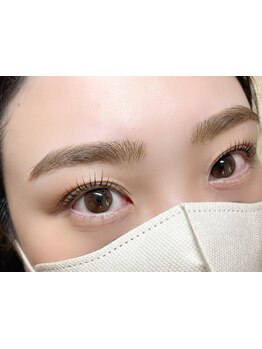 ナチュラル上品な目元にしたい