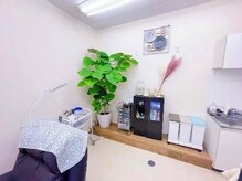 サロン753(SALON nagomi)の雰囲気（清潔感ある施術室にリクライニングチェアーでゆったり過ごせる♪）