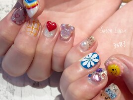 カラフル個性派ネイル