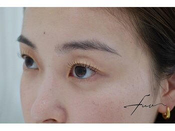 フー(fuu)の写真/ 【横顔まで美しい、大人の品格】私らしさを引き出す繊細なデザイン。自然体なのに、どこか惹き込まれる瞳