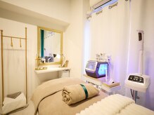 ゴホウビ オキナワ(GOHOBI OKINAWA)の雰囲気（白を基調とした清潔感のある空間）