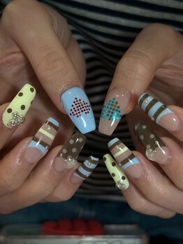 個性派ガーリーネイル