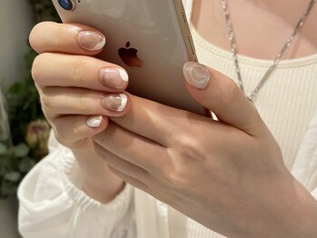 ネイルズ ララ(nails Lala)/ちらっとホワイト。