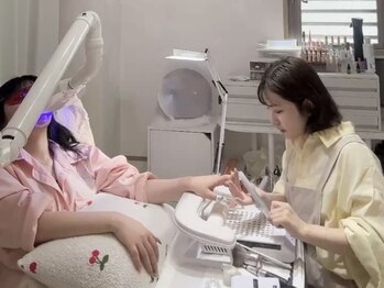 アピュ(APUU)の写真/忙しい大人女性の味方！【ネイル×セルフホワイトニング】同時施術OK★効率よい美容メンテで綺麗をキープ♪