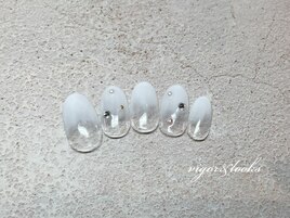 グラデーション　上品　ホワイト