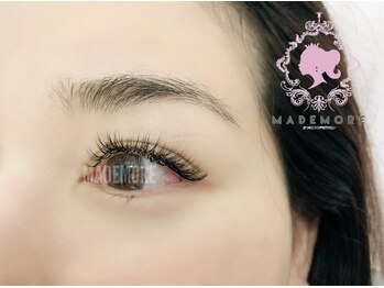 まつ毛エクステ ネイル専門サロンマドモア プティット(MADEMORE petite)/軽さ1/3フラット＋ボリューム