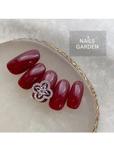 ネイルズガーデン(NAILS GARDEN)/赤ネイル×ビジュ※パーツ別料金