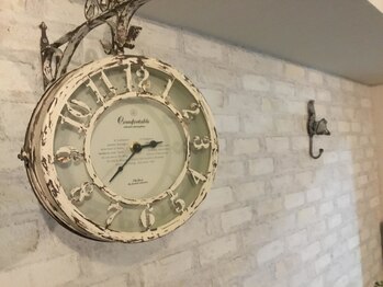 癒し～ぷ 立川店/待合室　メイン時計♪