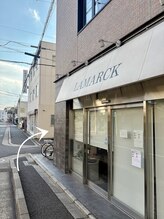 ベラ(BELLA)/LAMARCKを右折