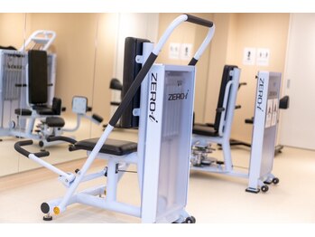 ツリー整骨院 二条堀川御池店(TREE整骨院)/6台のZEROiマシン