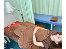 諏訪の杜鍼灸院の雰囲気（美容鍼と同時に足元を温め相乗効果）