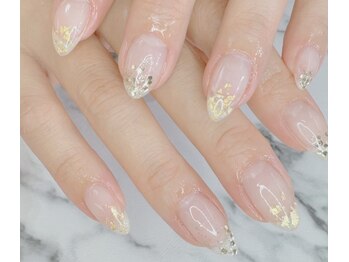 アリイネイルズ(ALII Nails)/クリアゴールドネイル