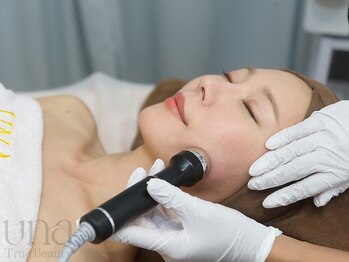 ウナ 西中島店(UNA)/LDM水玉肌質ケア