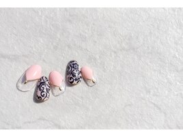 ダマスク柄ネイル