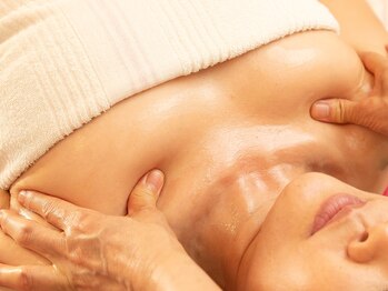 ひまわりリラクゼーション/オイルマッサージ_デコルテ