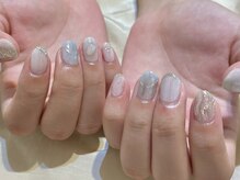 ネイルズ ララ(nails Lala)/くすみブルーとシルバー。