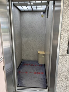 エレメント 千種店(ELEMENT)/エレベーターで3Fへ!