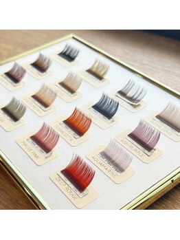 バタフライ 川崎店(Butterfly)の写真/【カラーエクステ14色】フラットラッシュを用いた最先端技術で持続力UP☆
