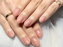 肌に自然と馴染むスキンカラー