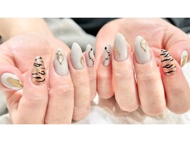 ニュアンスタイガーネイル