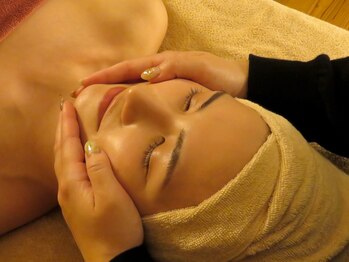 サン(SAN)の写真/【浜松希少!SNSや雑誌で話題の"小顔脳洗浄"】溜まった老廃物の排出促進♪疲れを癒しながら美しく健康的に◎