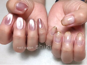 シキ 辻堂店(shiki)の写真/洗練されたshikiならではのデザインで大人可愛い指先に♪爪の形に合わせたデザイン＆カラー提案が得意◎